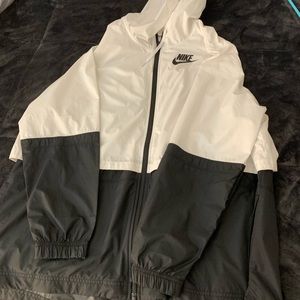 BLACK AND WHITE NIKE WINDBREAKER